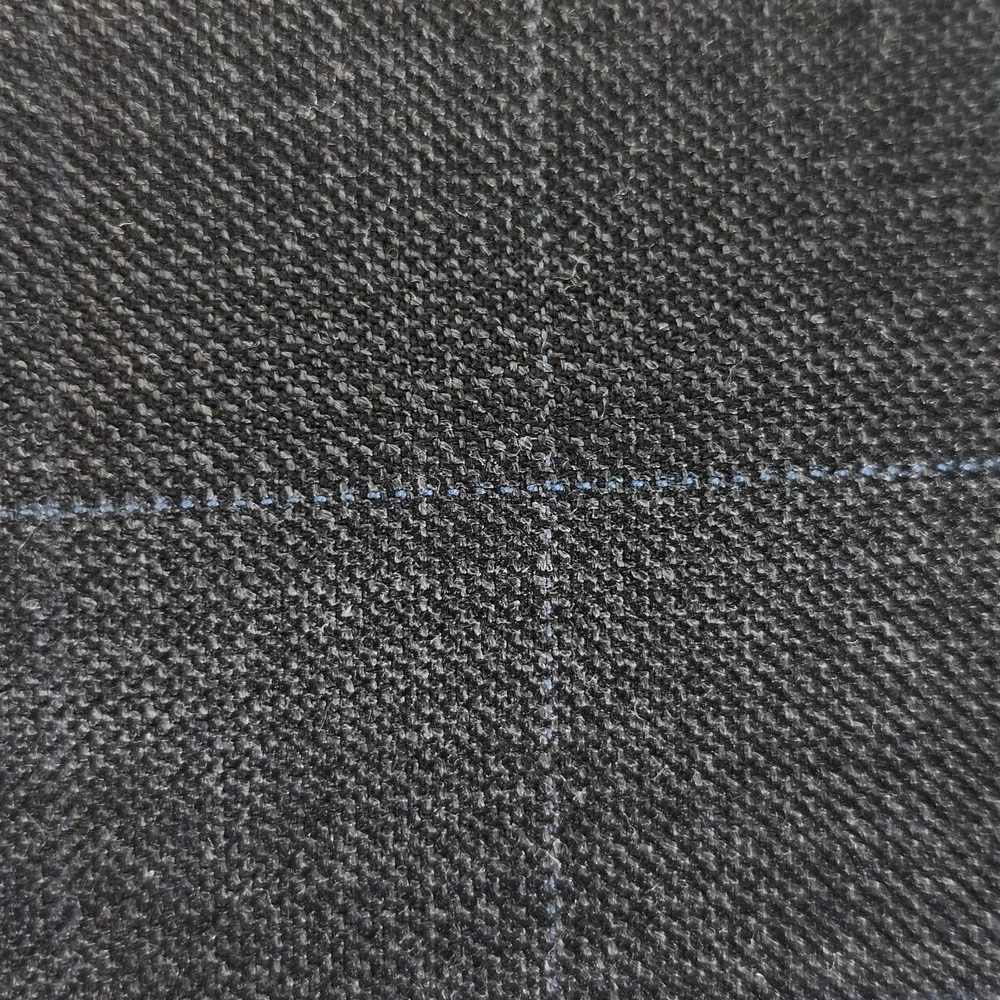 Tommy Hilfiger Men's Sport Coat Blazer Two Button Gray Plaid Wool Blend Size 44R